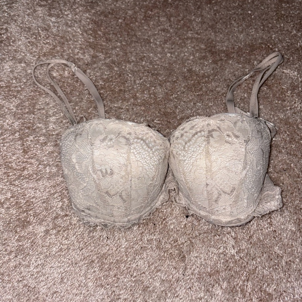 PINK Victoria's Secret Lace Bra in Cream